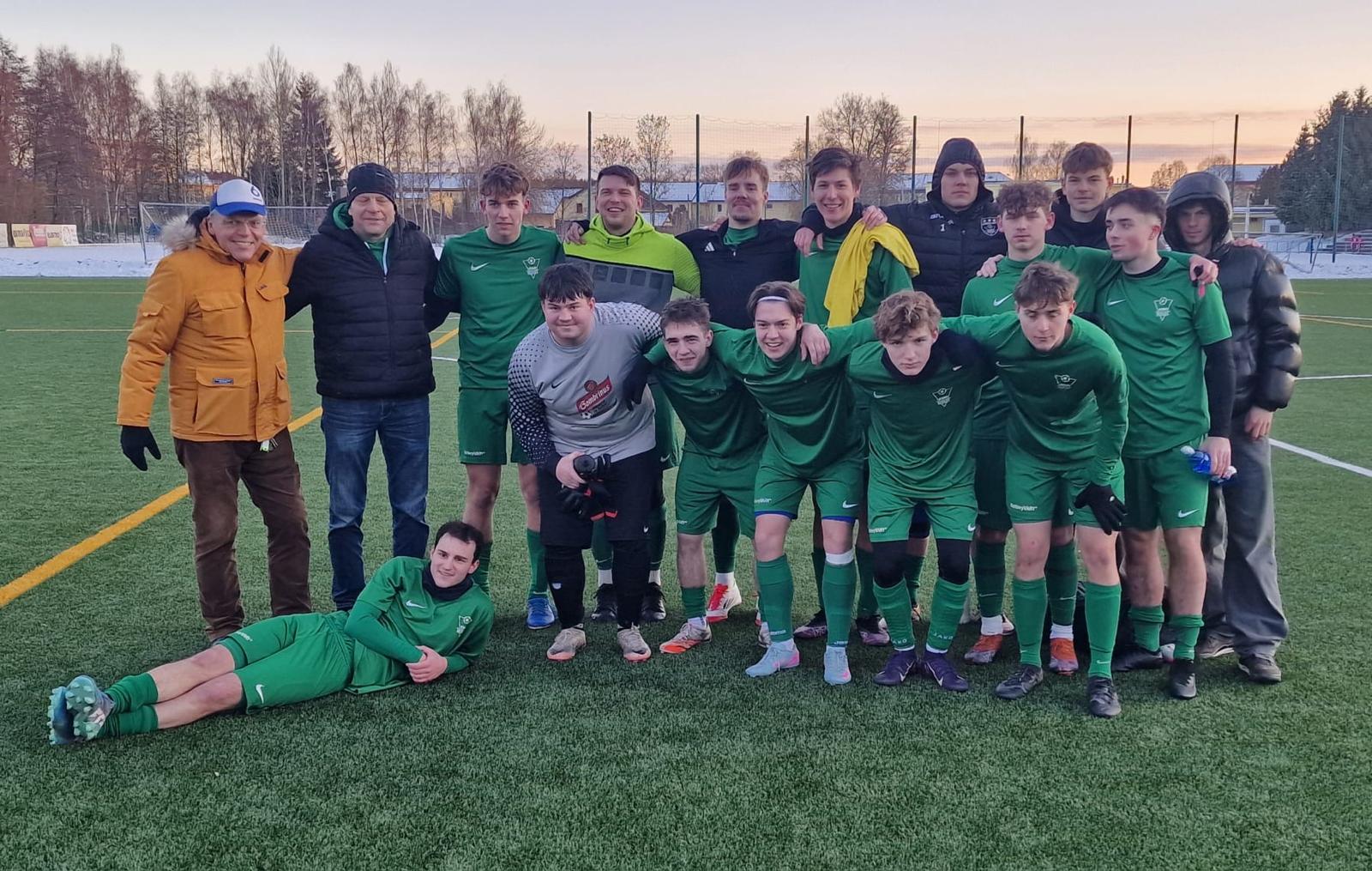 15. 2. 2026 – UMT Ostrov Přípravné utkání mužů Merklín – Sedlec 1:6 (1:5) Branky: Košinár 2, Jelínek, Kadlec, Gregor, Kvak O výsledku utkání se rozhodlo již v první půli. Na úvodní branku Merklína jsme odpověděli díky zrychlené hře a přesnější kombinaci pěti zásahy. Druhý poločas, ve kterém jsme přidali jednu branku, byl více soubojový a mnoho fotbalové krásy nepřinesl. - Trenér Martin Jícha -